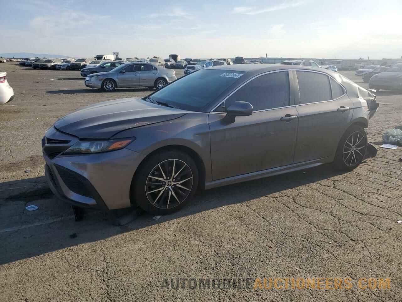 4T1G11AK0MU558605 TOYOTA CAMRY 2021