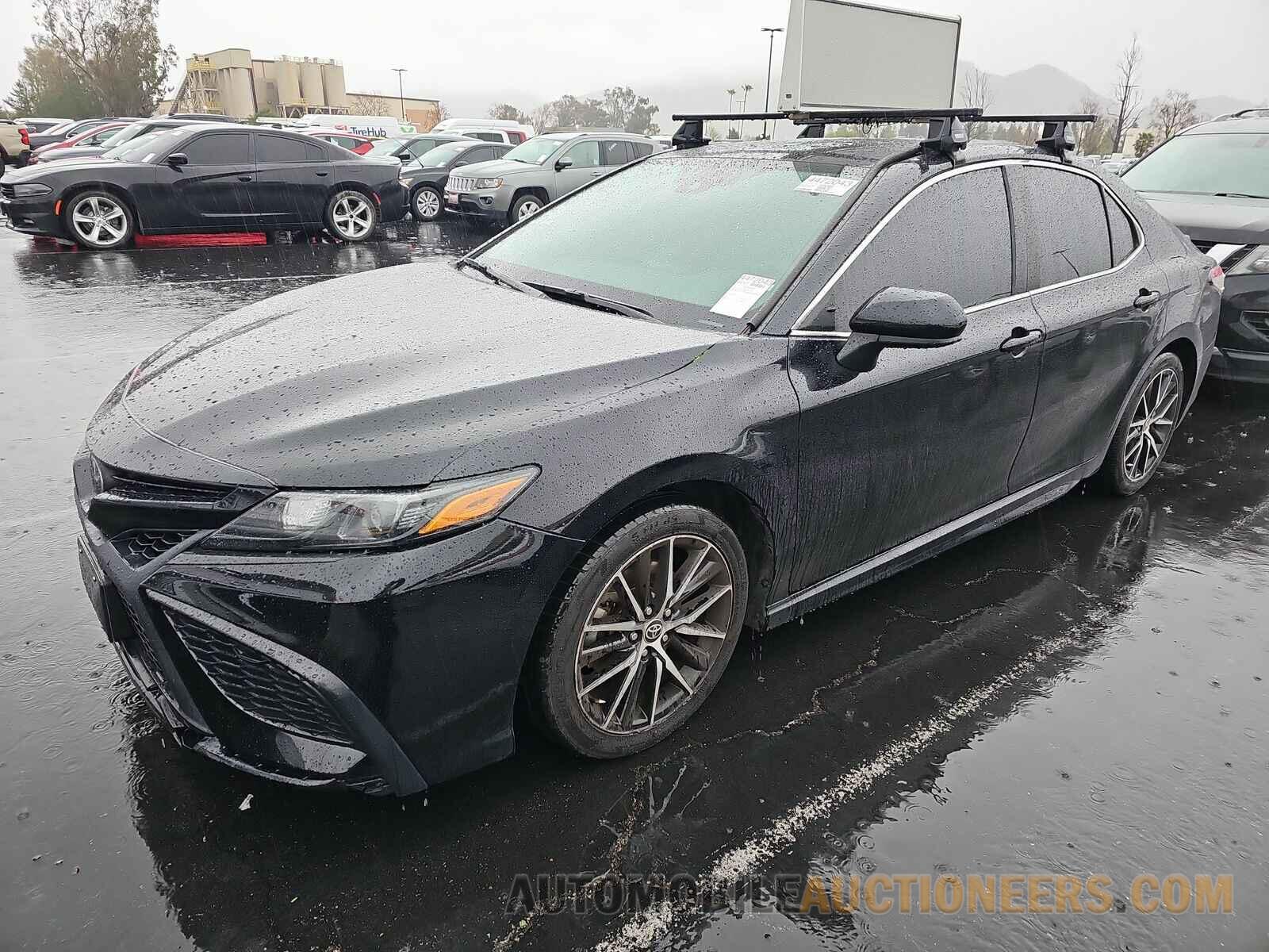 4T1G11AK0MU560791 Toyota Camry 2021