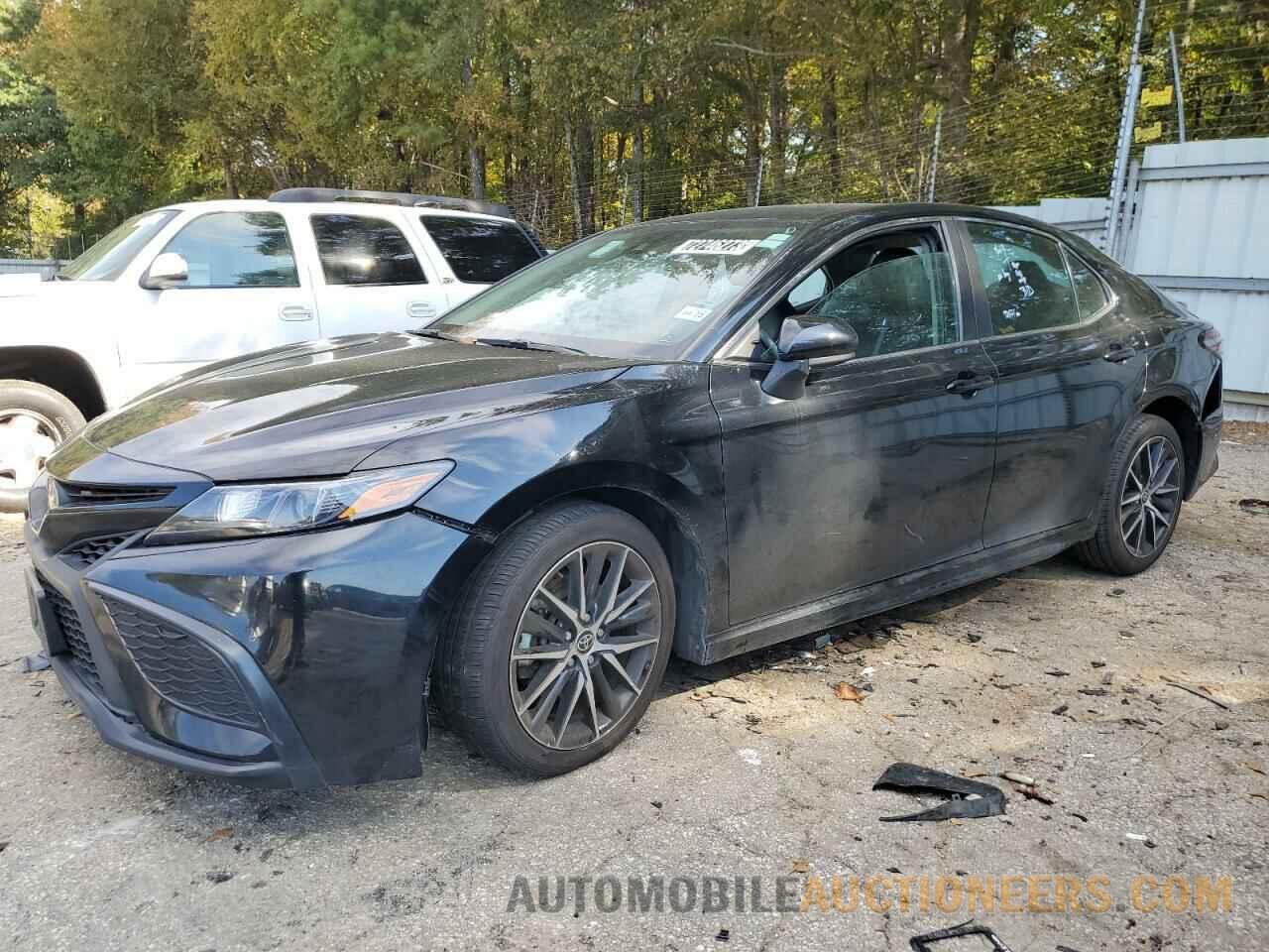 4T1G11AK0MU581446 TOYOTA CAMRY 2021