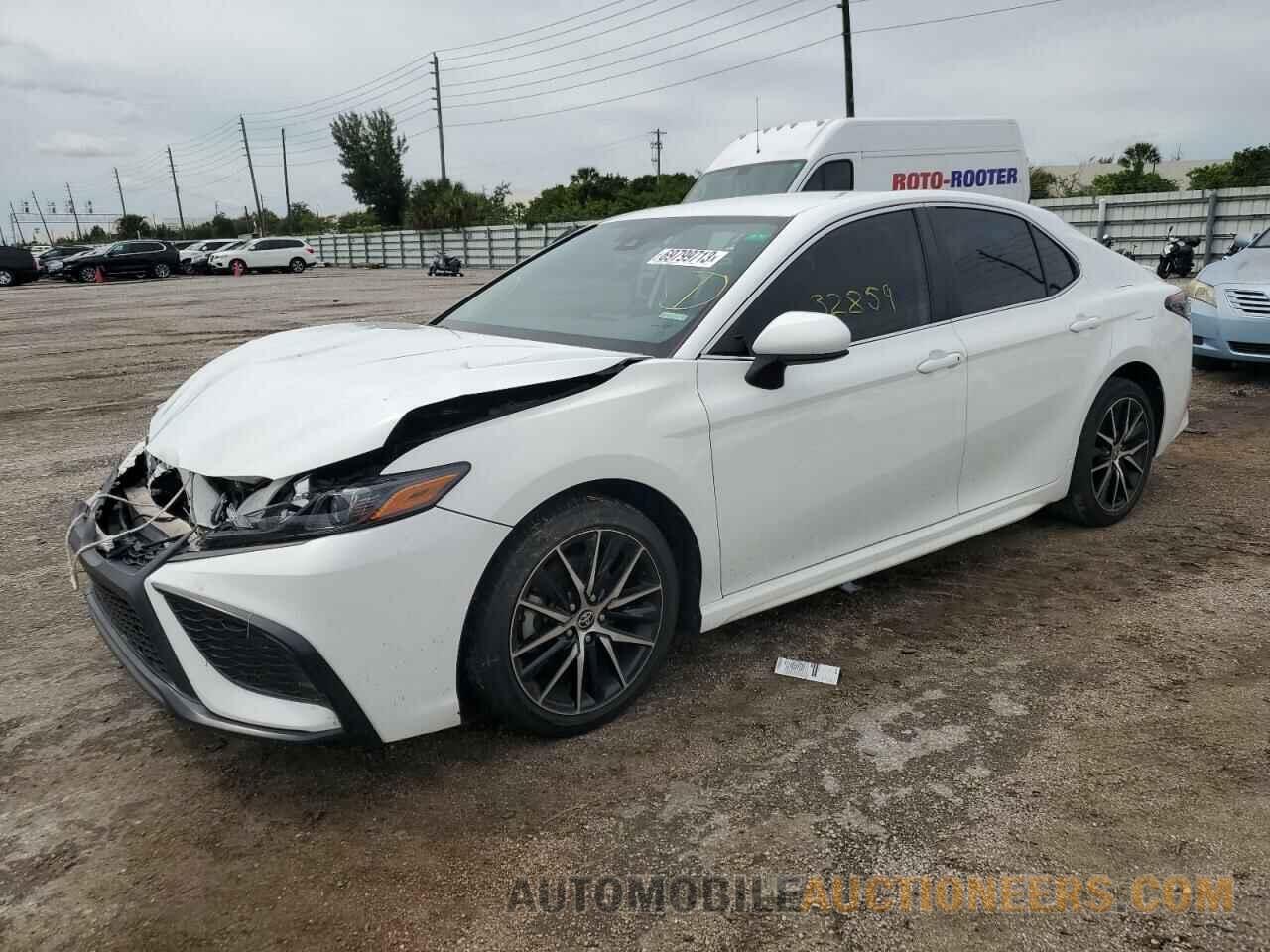 4T1G11AK0MU582208 TOYOTA CAMRY 2021