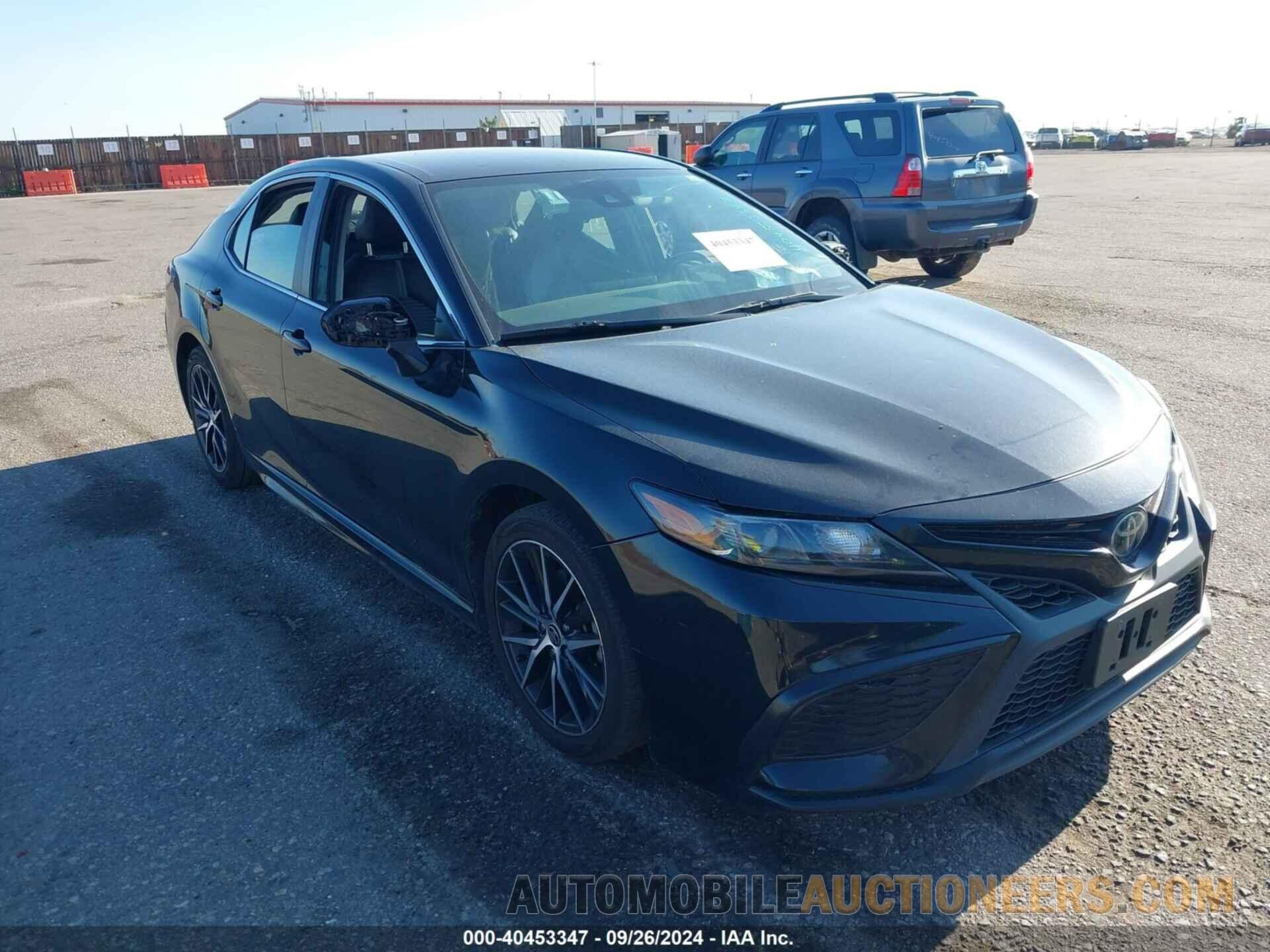 4T1G11AK0MU588235 TOYOTA CAMRY 2021