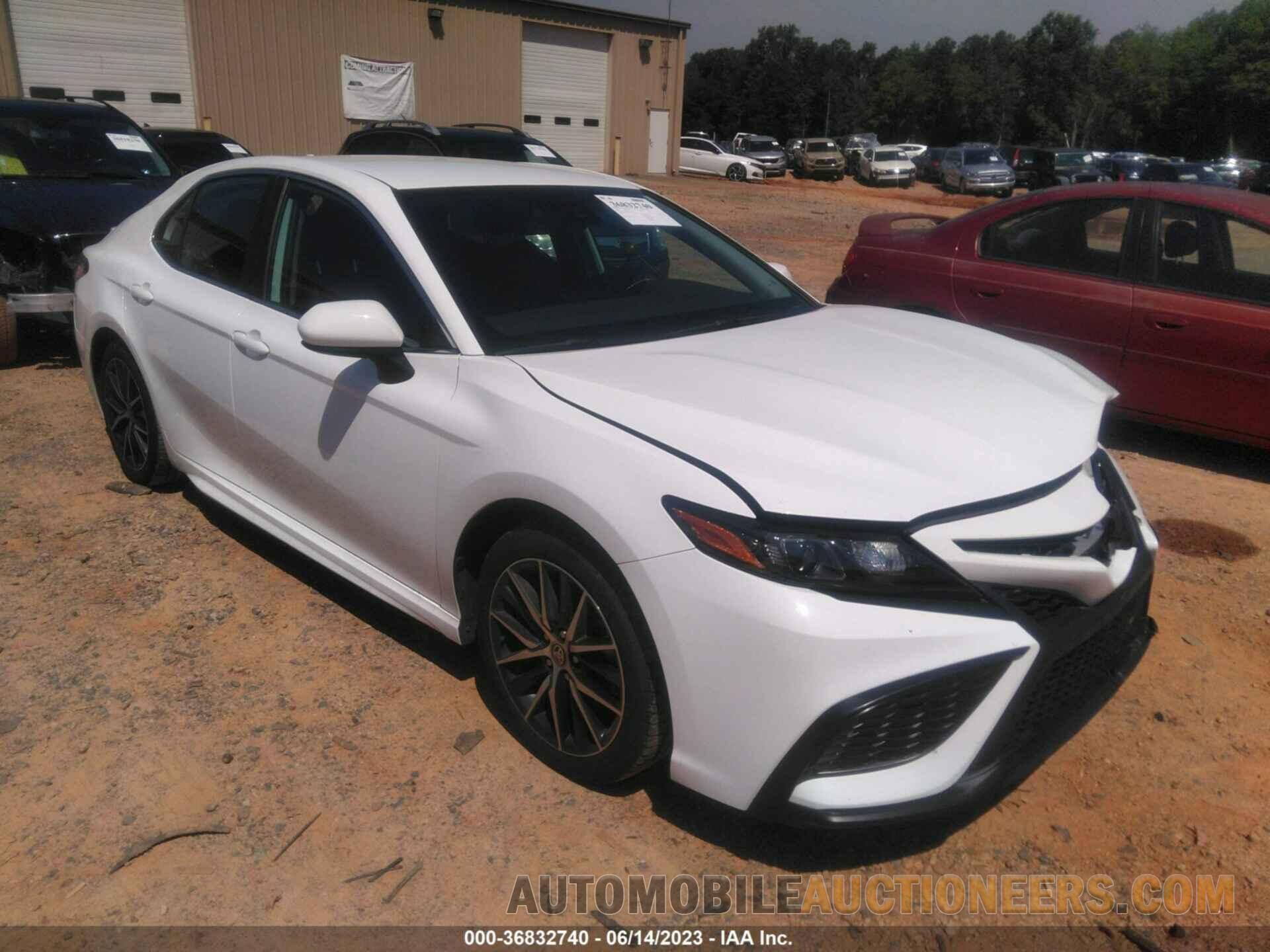 4T1G11AK0MU598571 TOYOTA CAMRY 2021