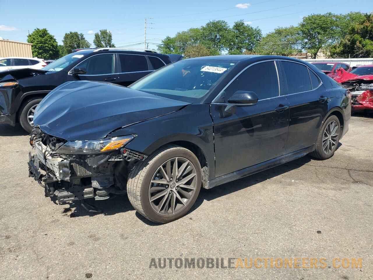 4T1G11AK0MU600139 TOYOTA CAMRY 2021