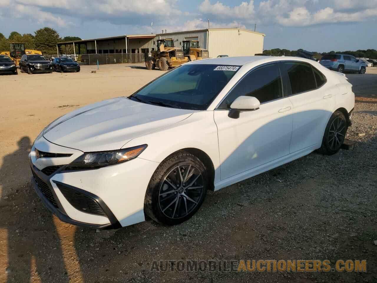 4T1G11AK0MU600416 TOYOTA CAMRY 2021