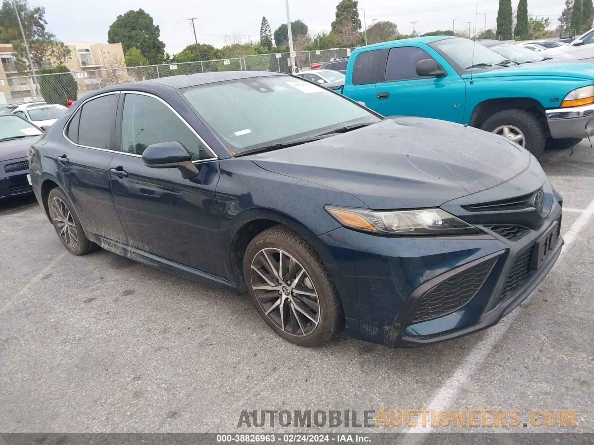 4T1G11AK0MU615417 TOYOTA CAMRY 2021