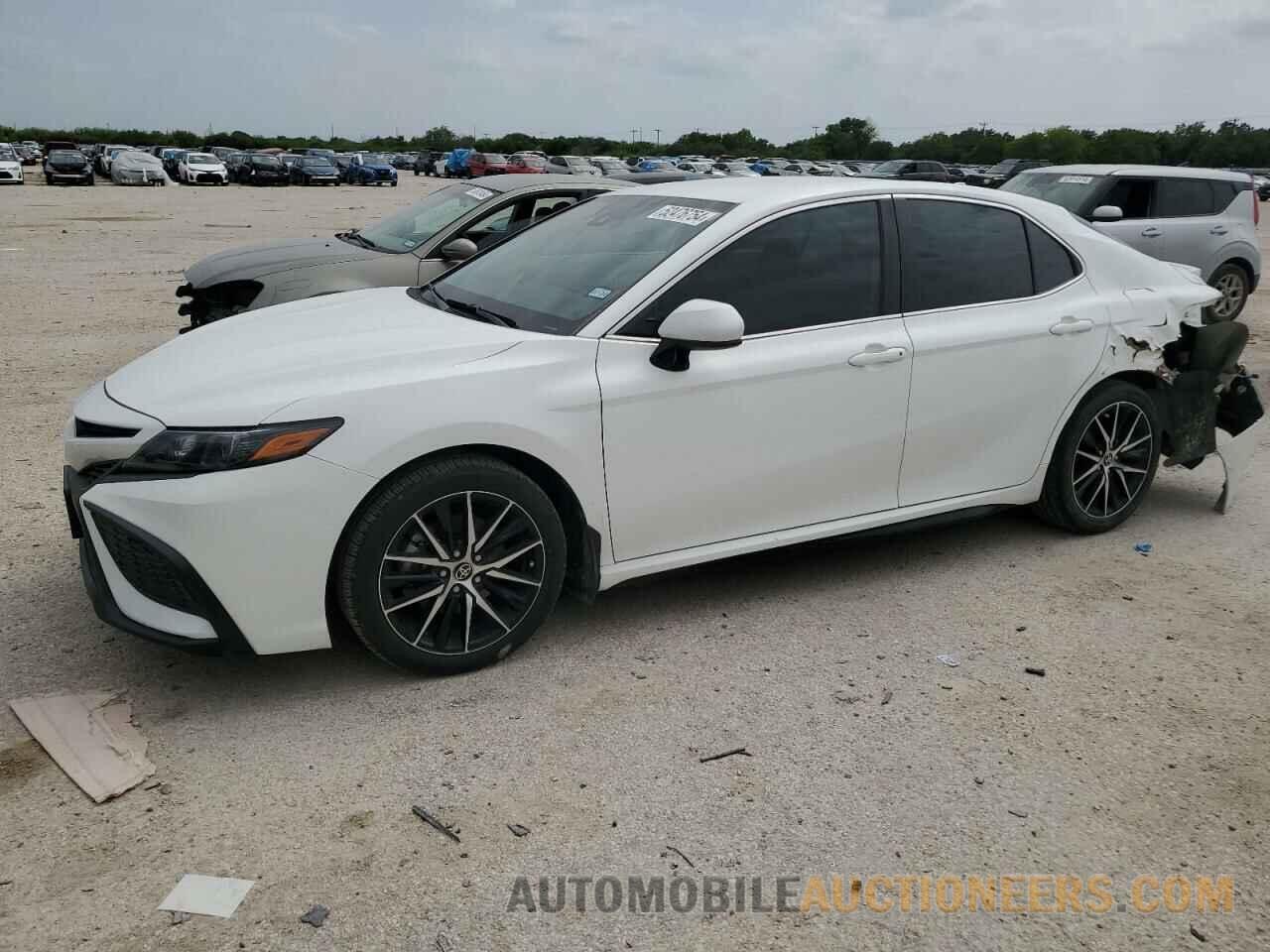 4T1G11AK0MU616888 TOYOTA CAMRY 2021