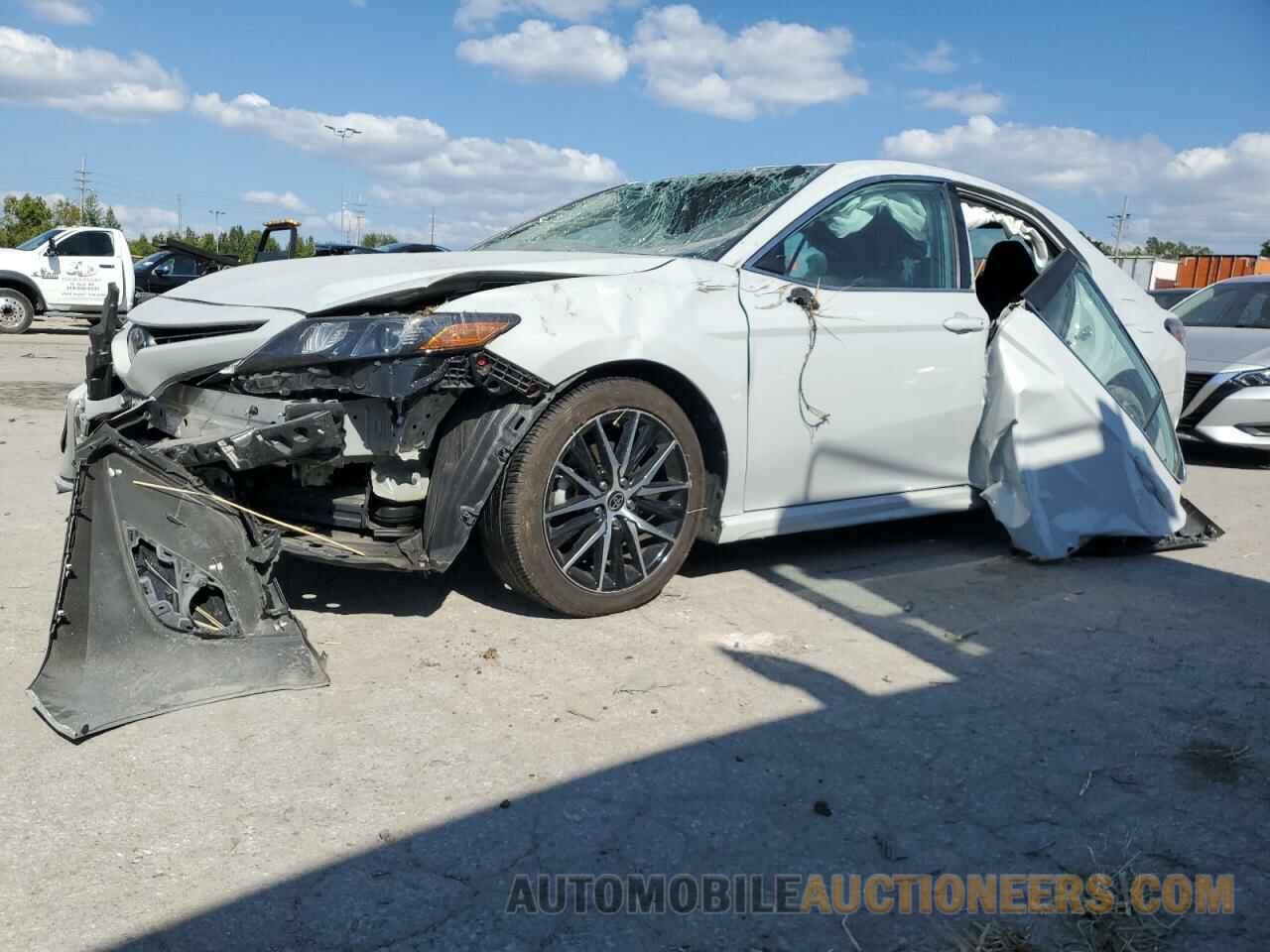 4T1G11AK0NU033710 TOYOTA CAMRY 2022