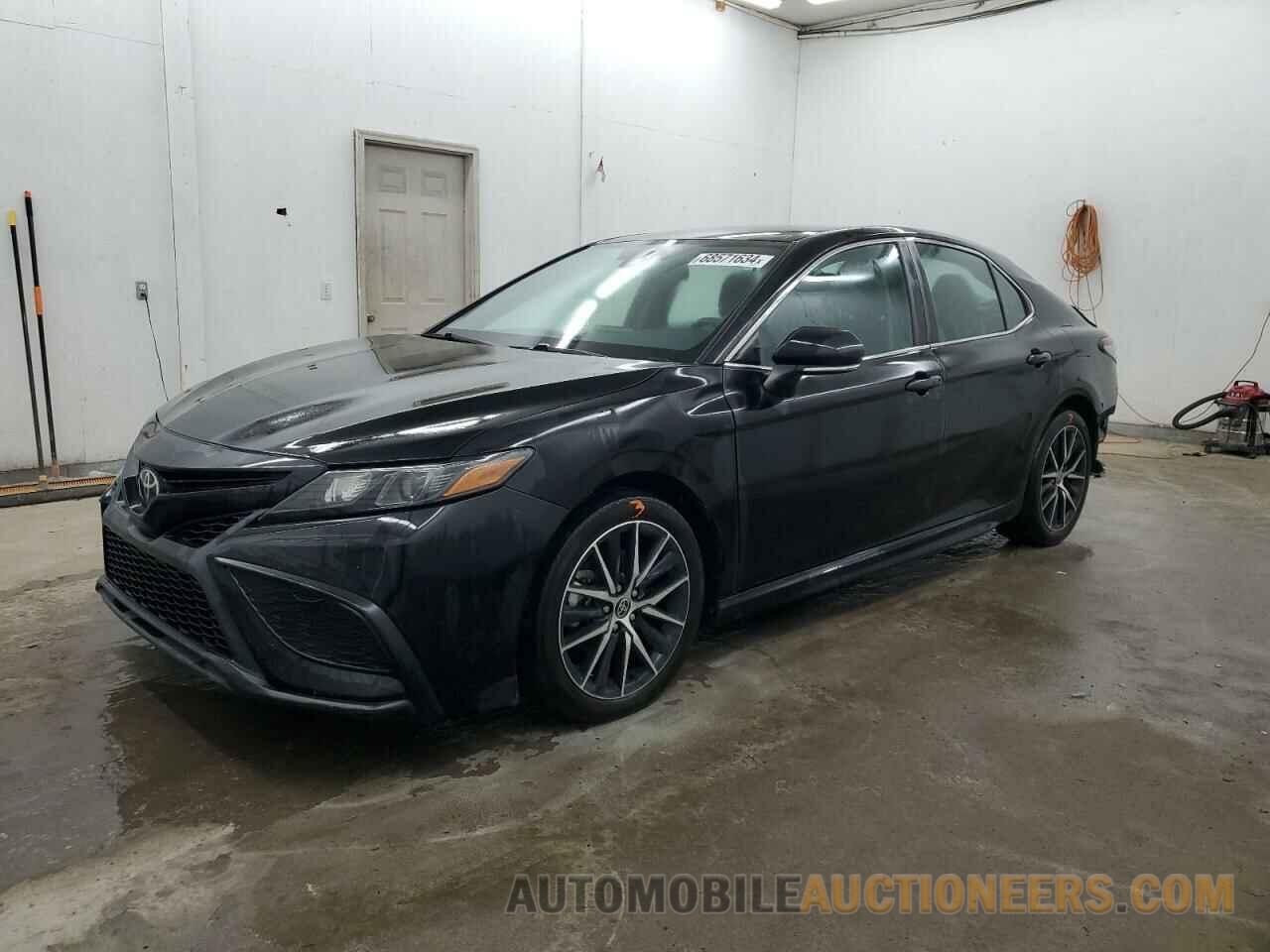 4T1G11AK0NU627018 TOYOTA CAMRY 2022