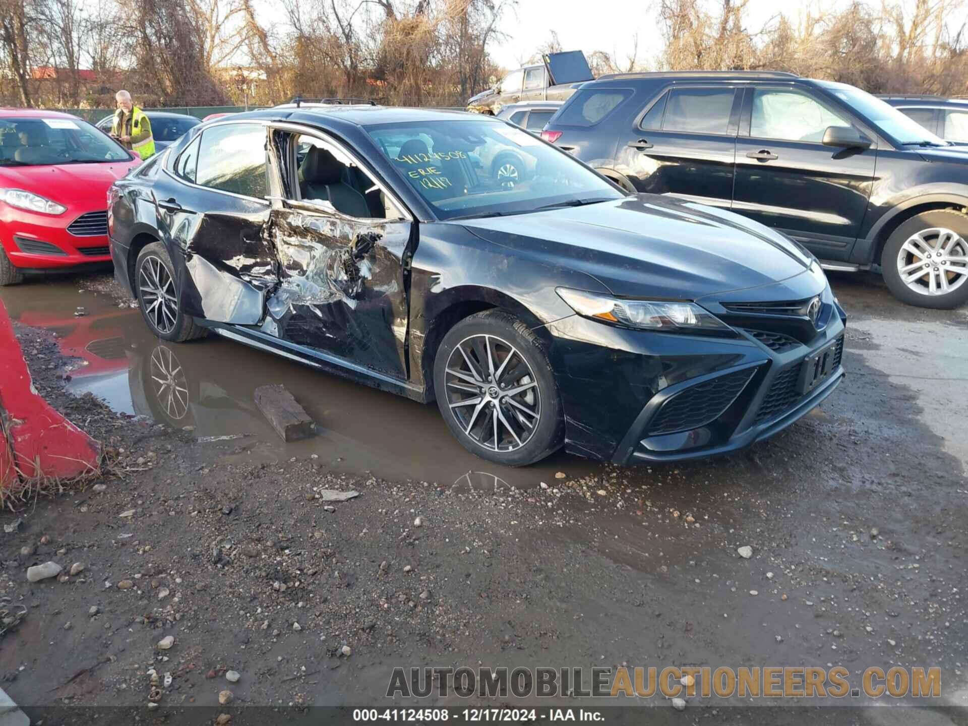 4T1G11AK0NU634938 TOYOTA CAMRY 2022