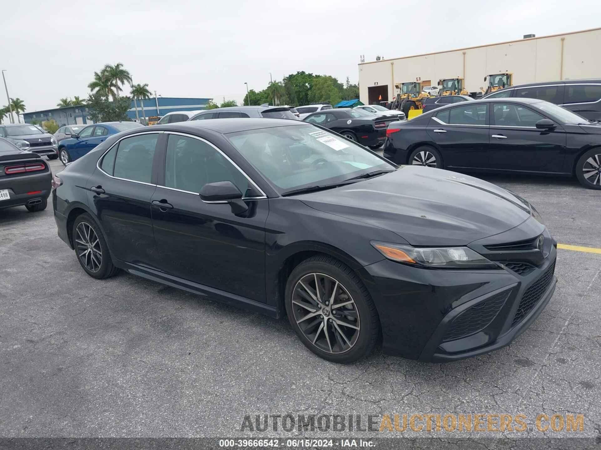 4T1G11AK0NU643963 TOYOTA CAMRY 2022