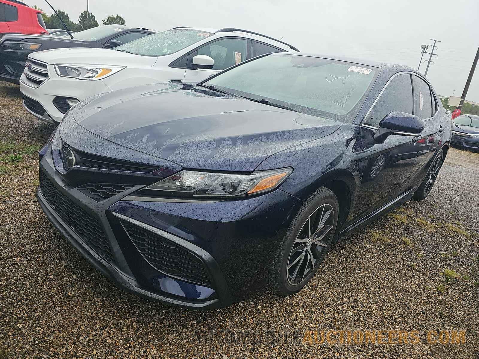 4T1G11AK0NU650573 Toyota Camry 2022