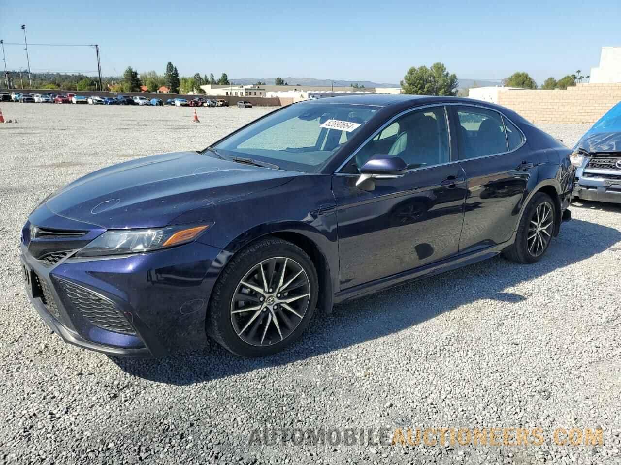 4T1G11AK0NU663887 TOYOTA CAMRY 2022