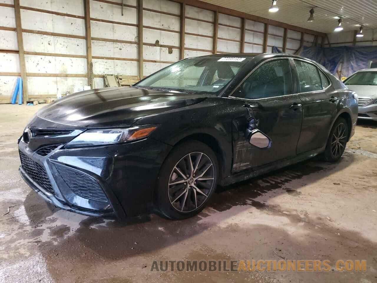 4T1G11AK0NU665137 TOYOTA CAMRY 2022