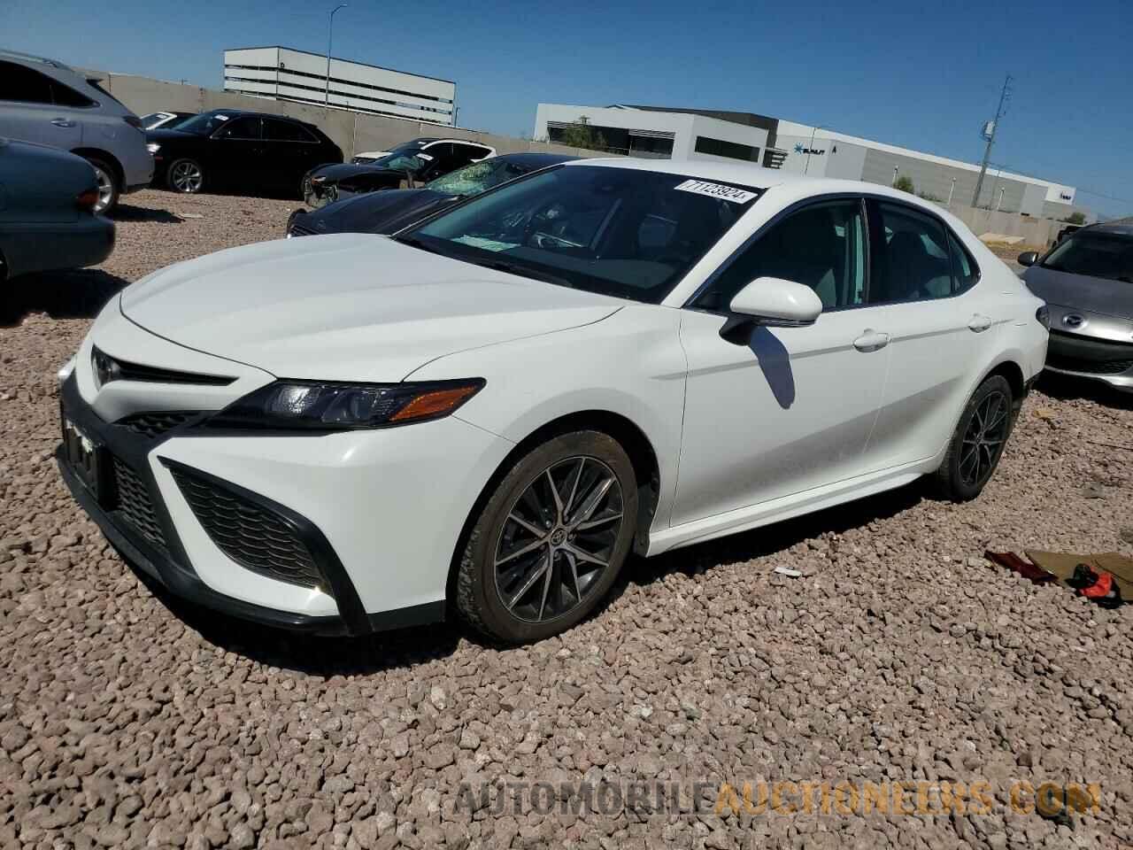 4T1G11AK0NU669558 TOYOTA CAMRY 2022