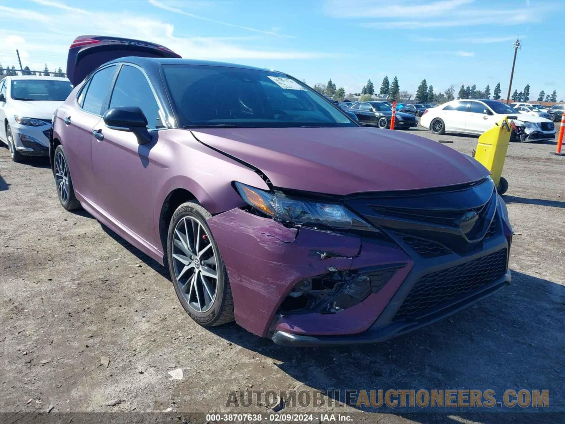 4T1G11AK0NU686652 TOYOTA CAMRY 2022