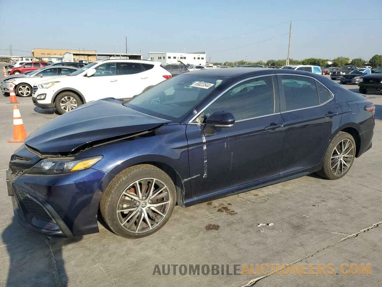 4T1G11AK0NU700372 TOYOTA CAMRY 2022