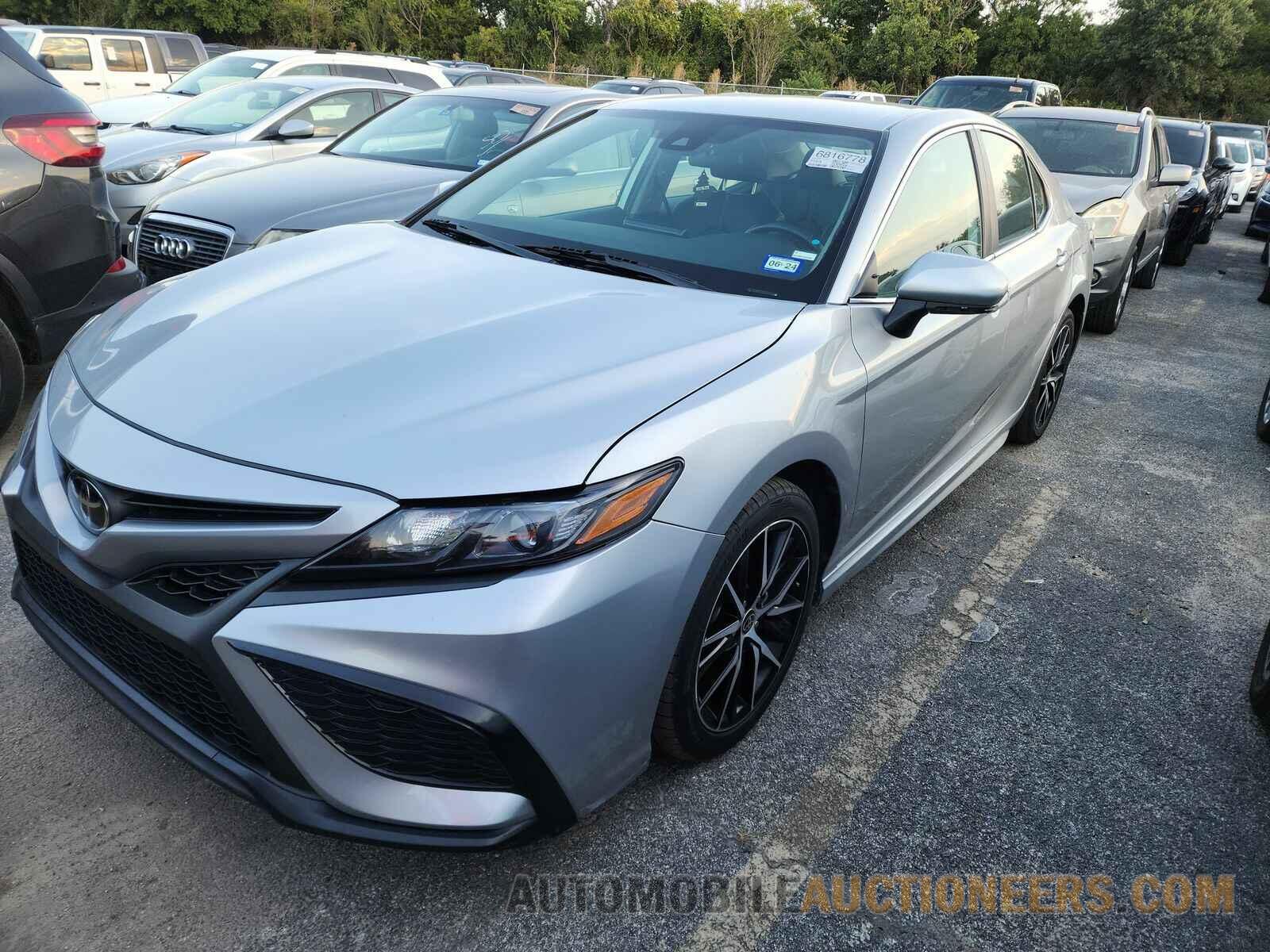 4T1G11AK0NU710917 Toyota Camry 2022