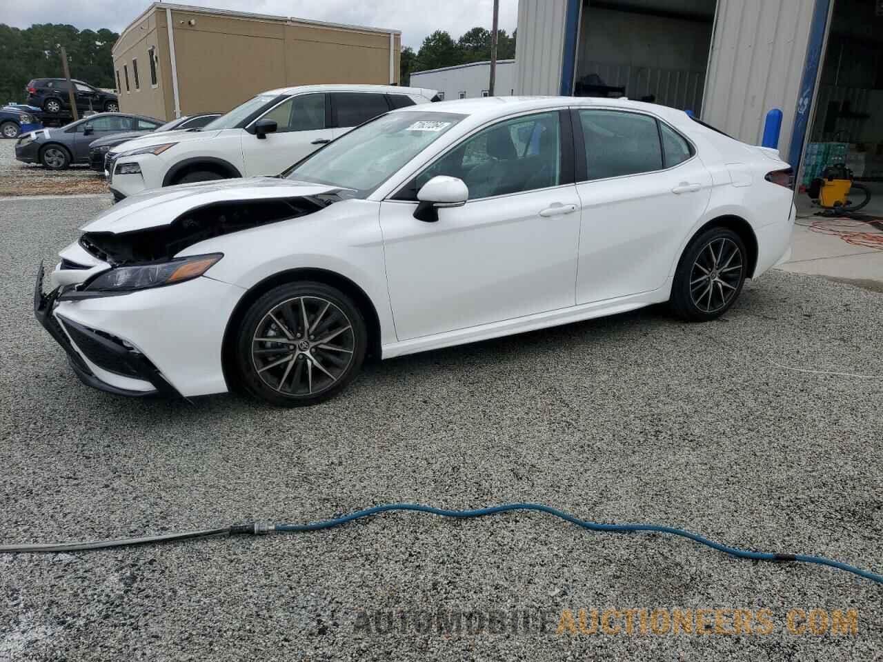 4T1G11AK0RU203182 TOYOTA CAMRY 2024