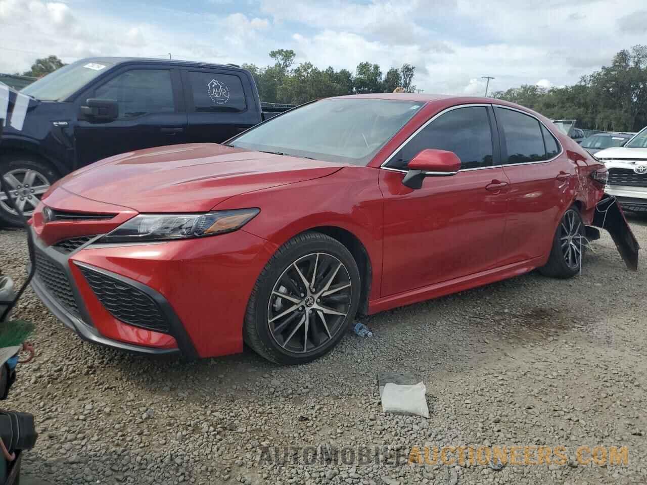 4T1G11AK0RU208687 TOYOTA CAMRY 2024