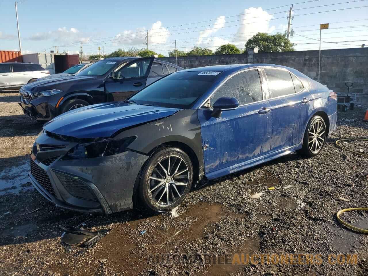 4T1G11AK0RU209676 TOYOTA CAMRY 2024