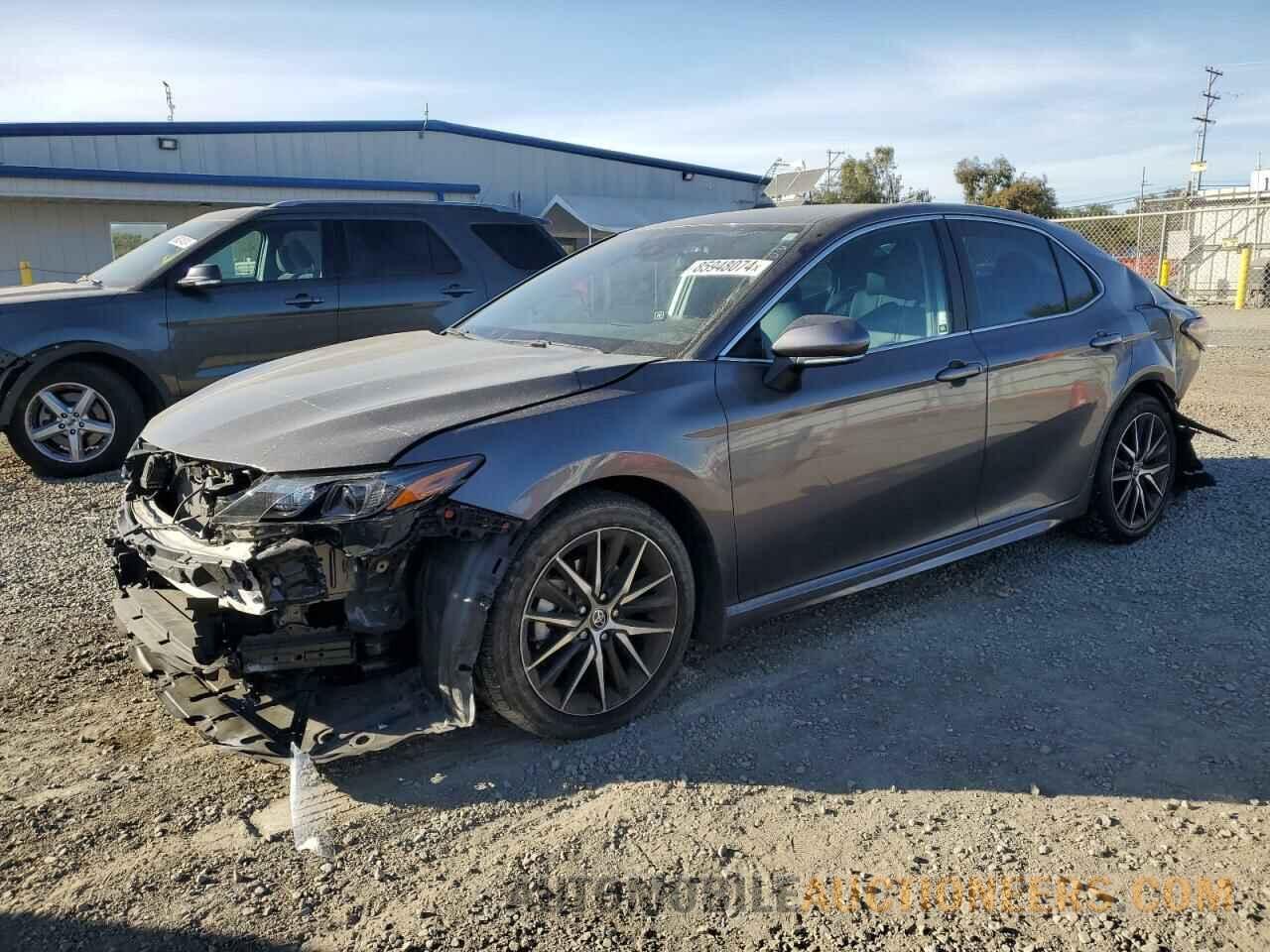 4T1G11AK0RU857549 TOYOTA CAMRY 2024