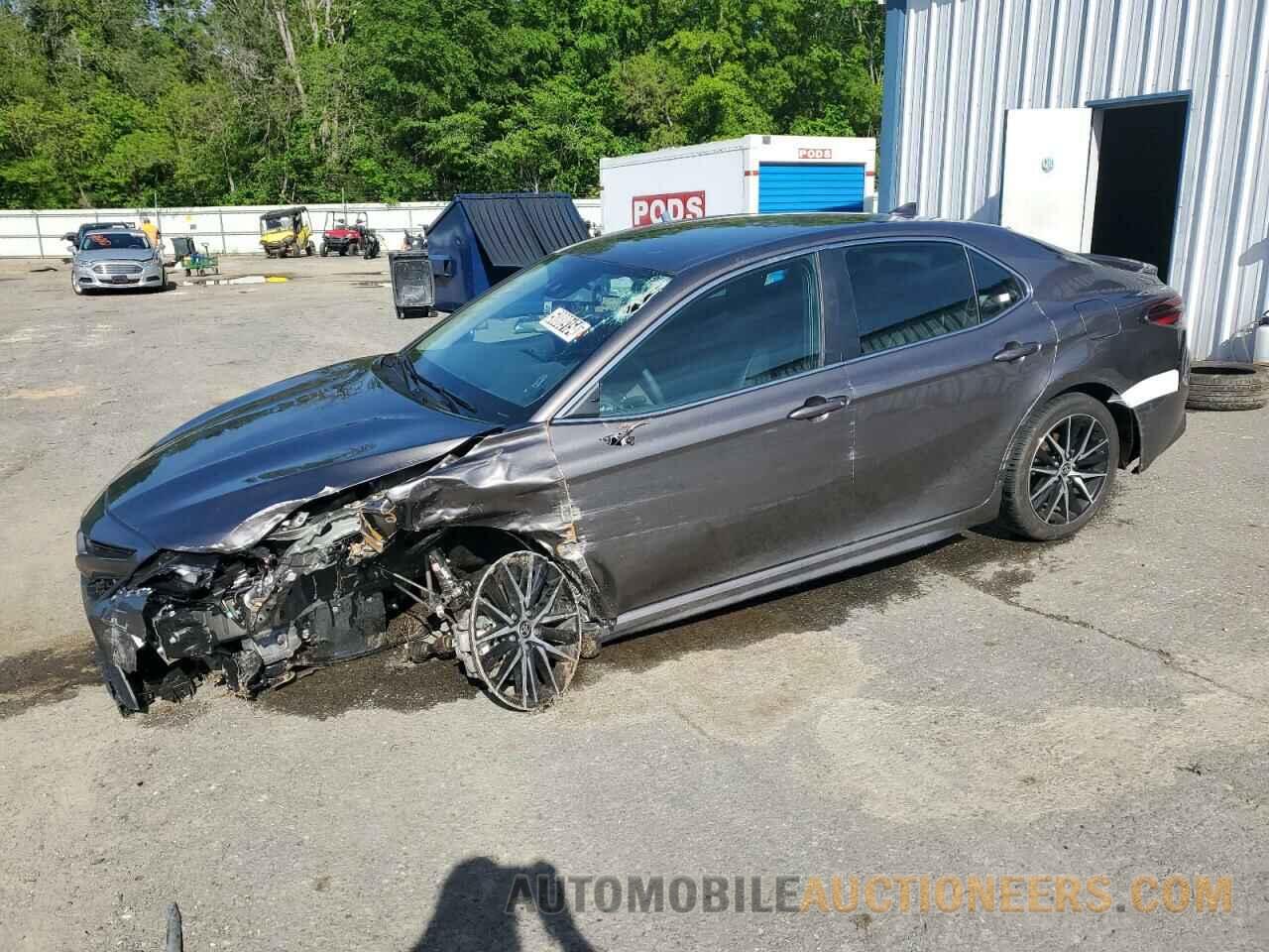 4T1G11AK0RU898585 TOYOTA CAMRY 2024