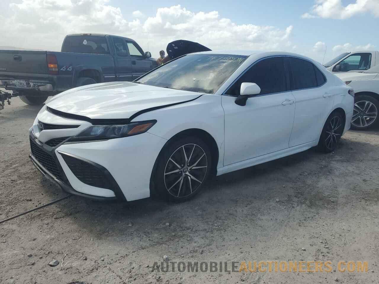 4T1G11AK1MU409362 TOYOTA CAMRY 2021