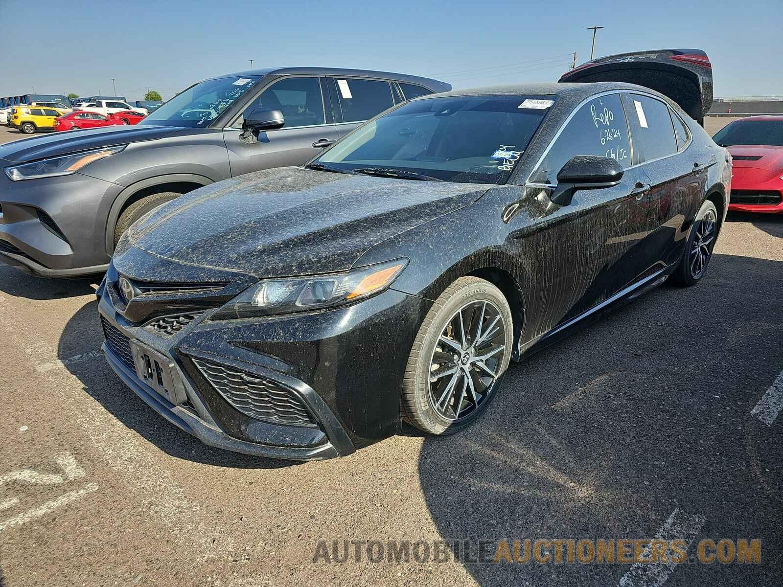 4T1G11AK1MU411712 Toyota Camry 2021