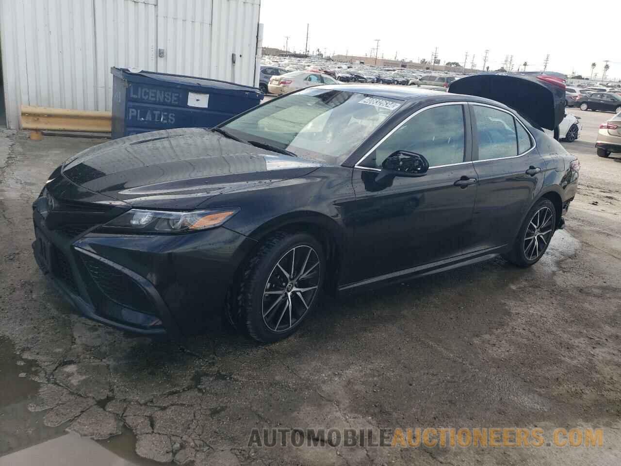 4T1G11AK1MU424704 TOYOTA CAMRY 2021