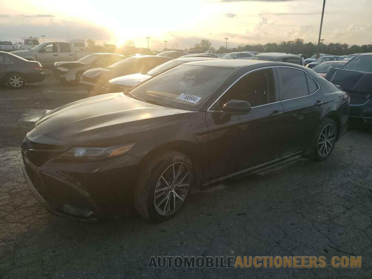 4T1G11AK1MU431541 TOYOTA CAMRY 2021