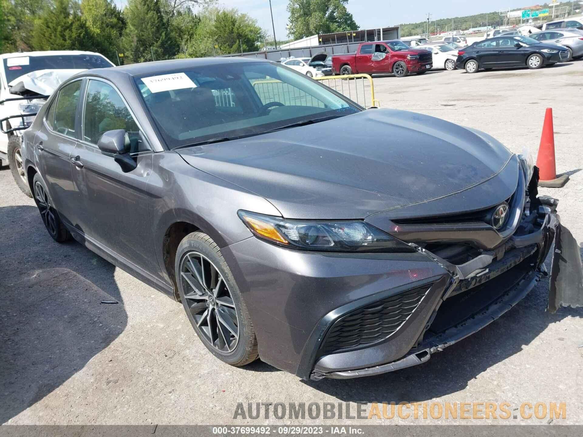 4T1G11AK1MU435721 TOYOTA CAMRY 2021