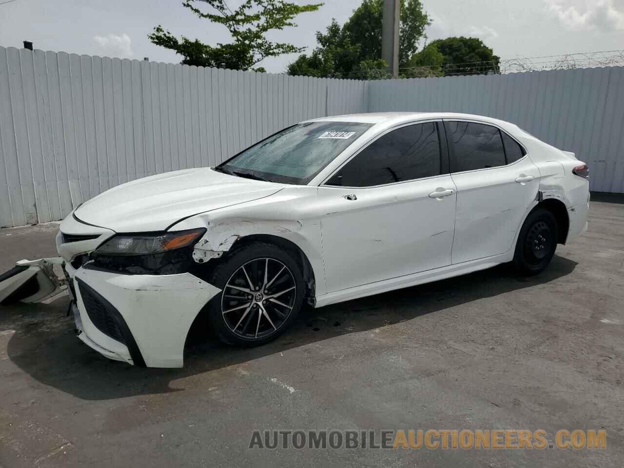 4T1G11AK1MU438800 TOYOTA CAMRY 2021