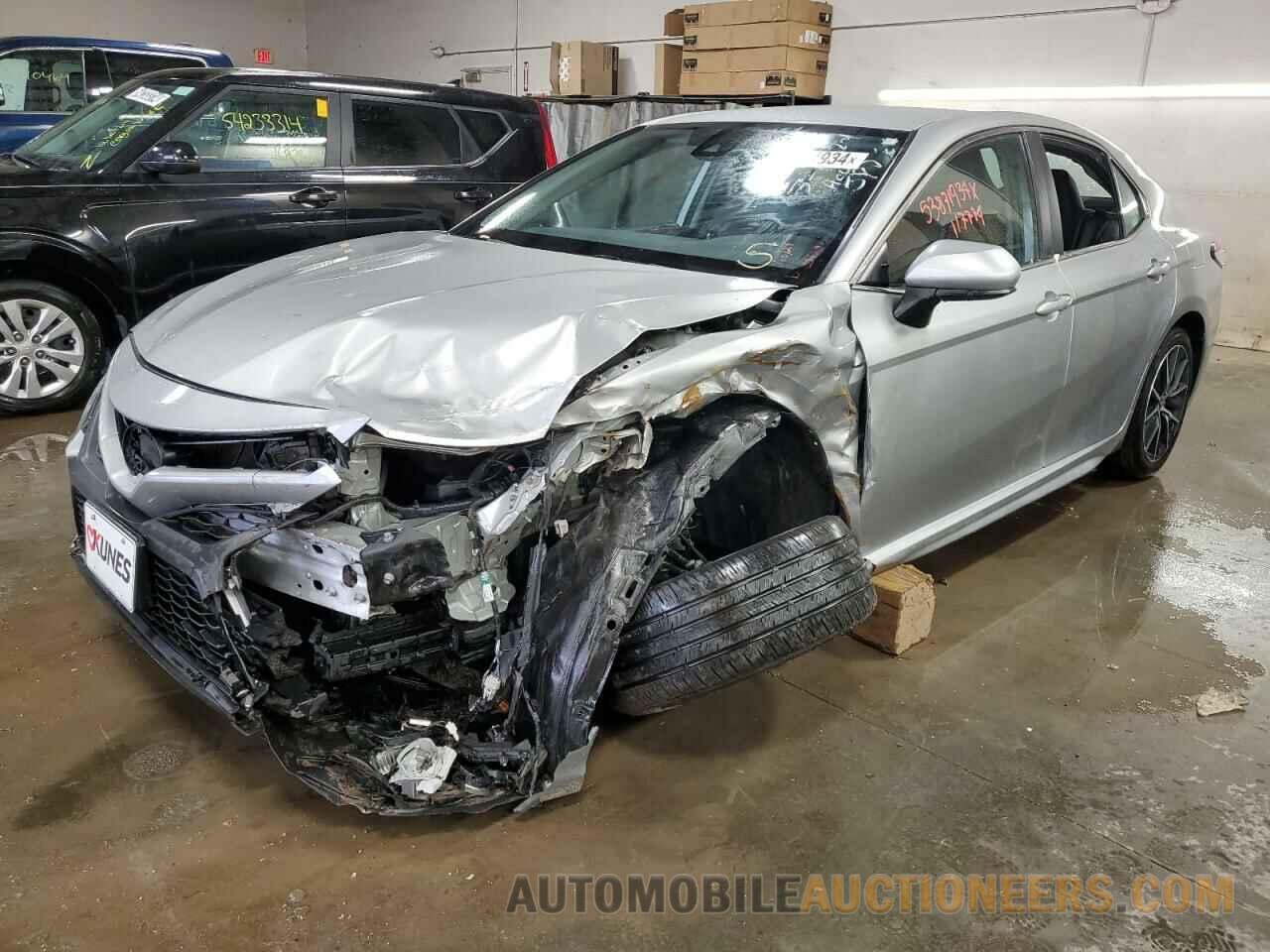 4T1G11AK1MU443589 TOYOTA CAMRY 2021