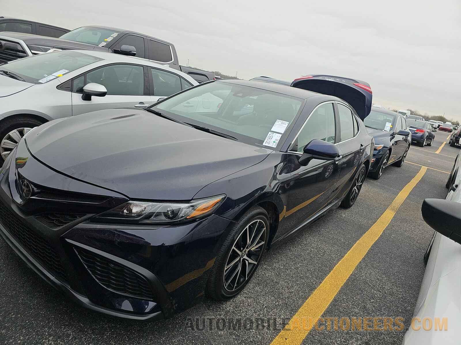 4T1G11AK1MU453684 Toyota Camry 2021