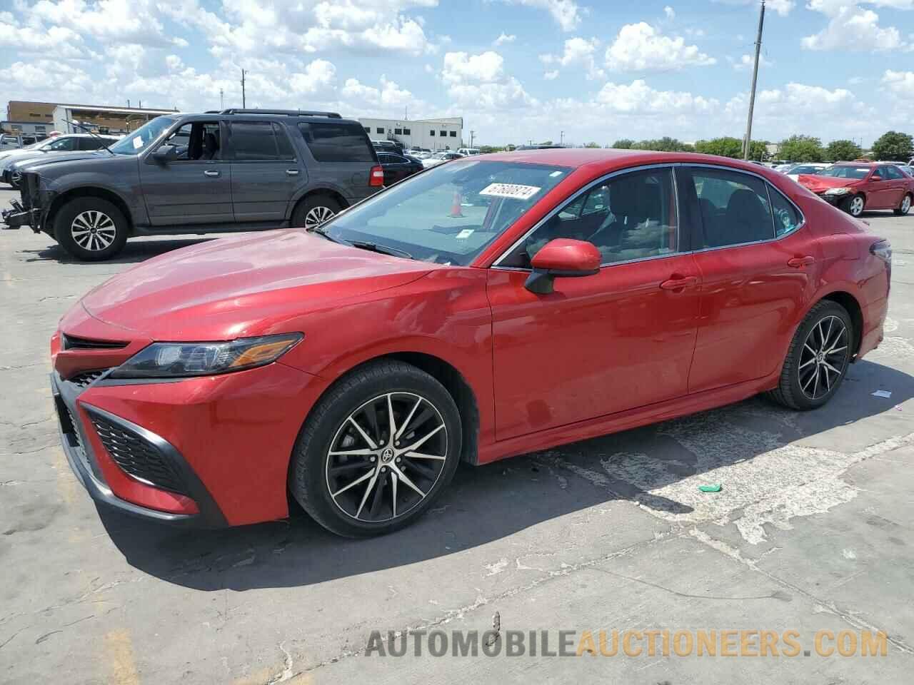 4T1G11AK1MU466256 TOYOTA CAMRY 2021