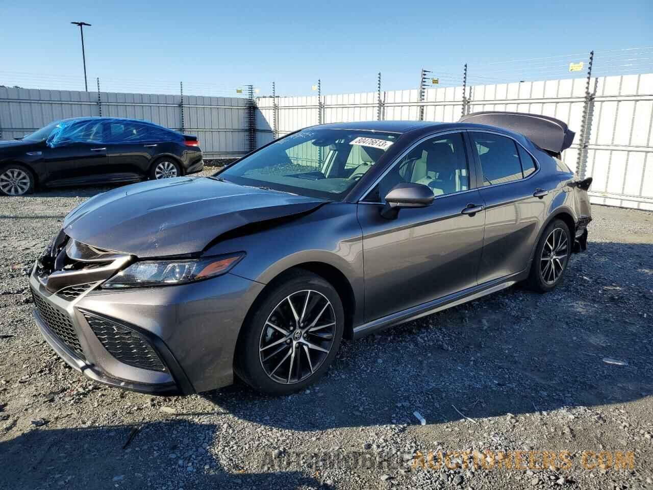 4T1G11AK1MU486491 TOYOTA CAMRY 2021