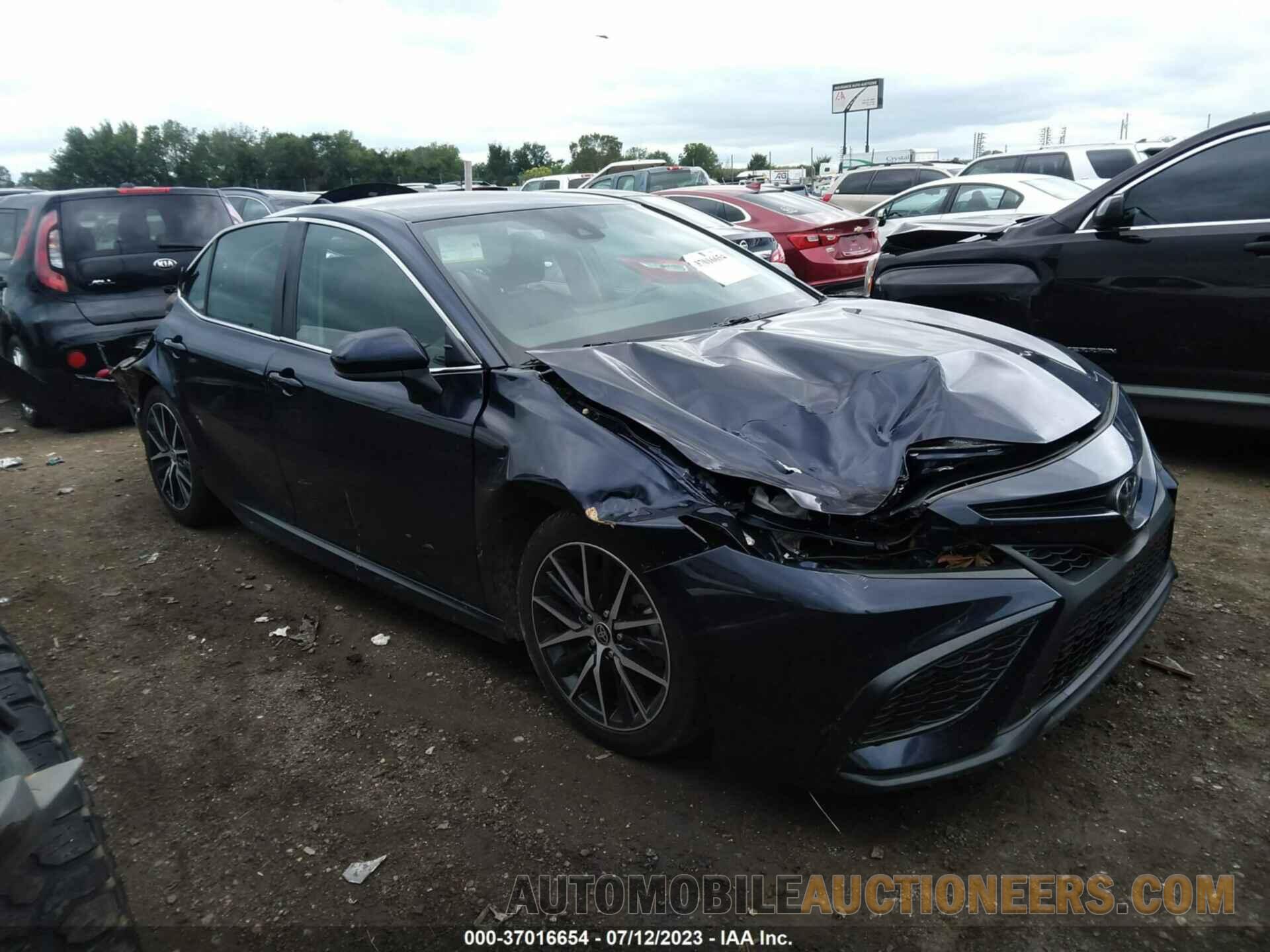 4T1G11AK1MU522065 TOYOTA CAMRY 2021