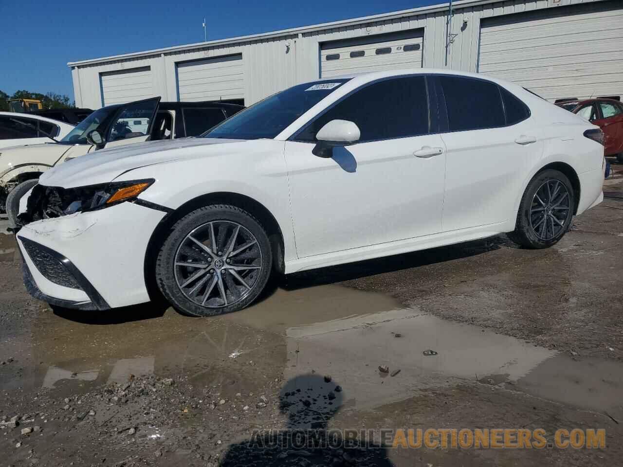 4T1G11AK1MU523099 TOYOTA CAMRY 2021