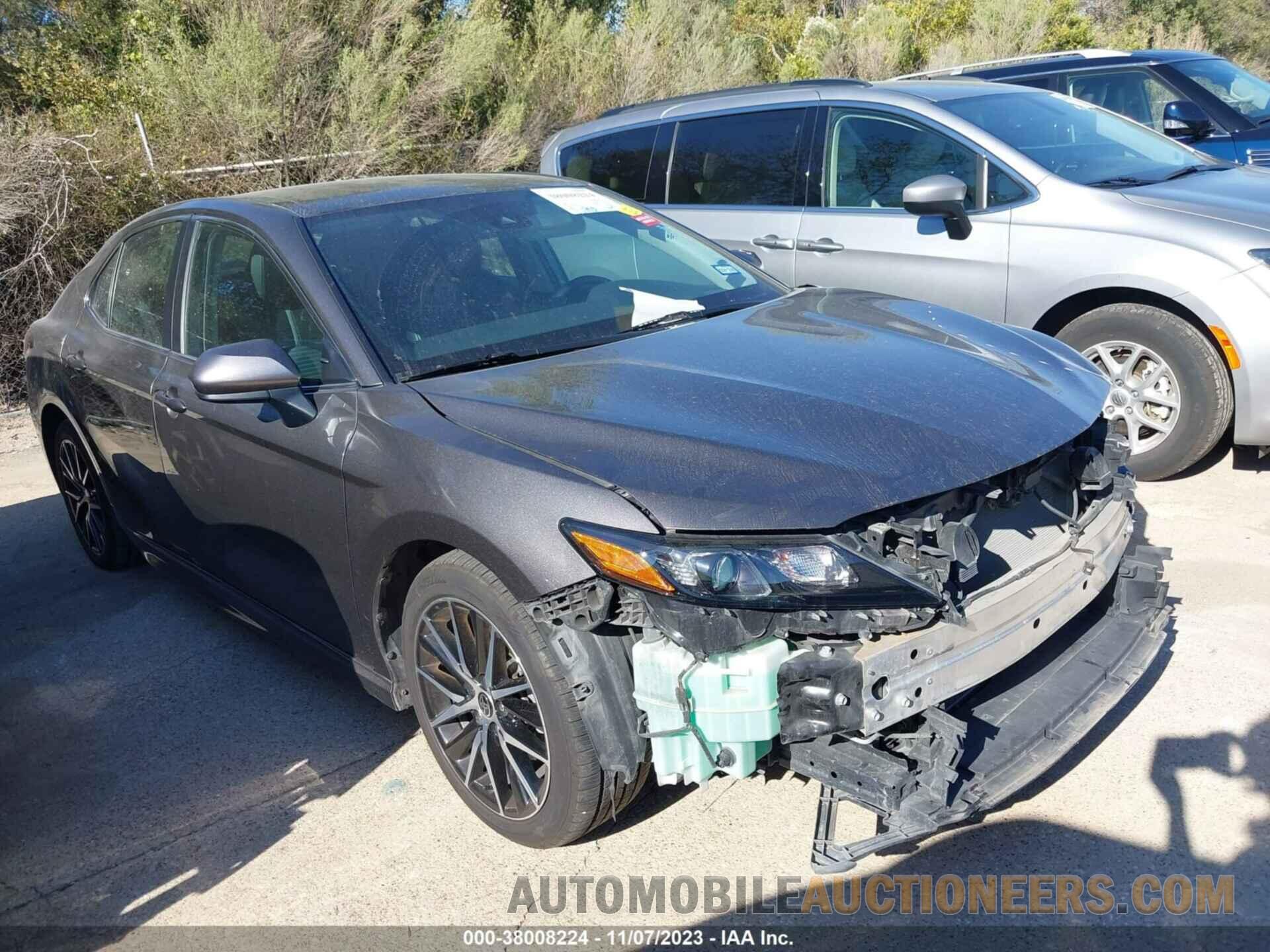 4T1G11AK1MU523216 TOYOTA CAMRY 2021