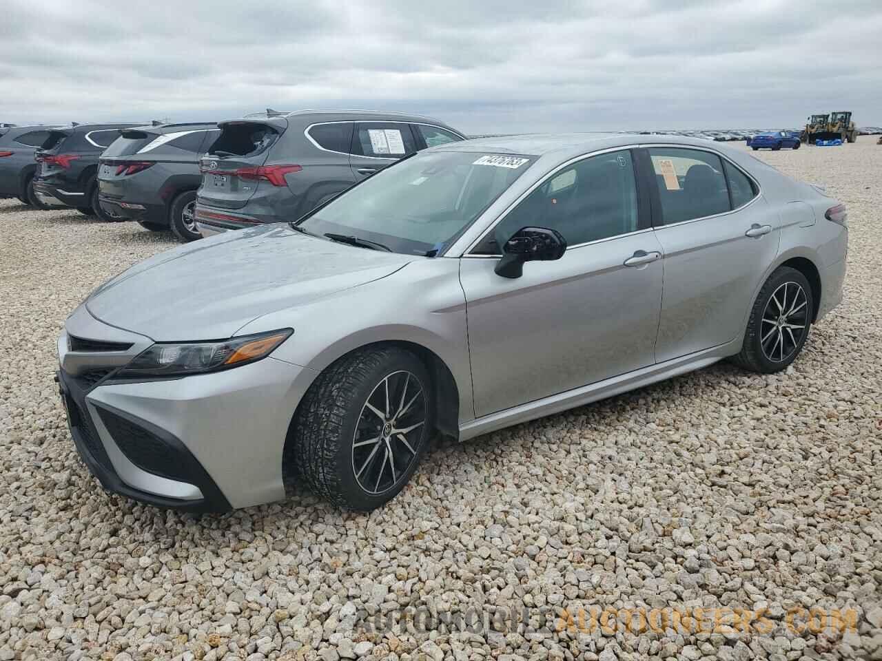 4T1G11AK1MU524981 TOYOTA CAMRY 2021