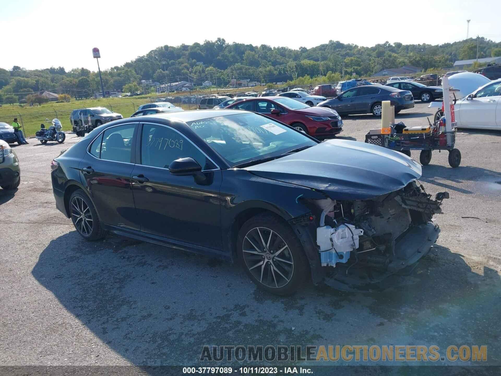 4T1G11AK1MU544681 TOYOTA CAMRY 2021