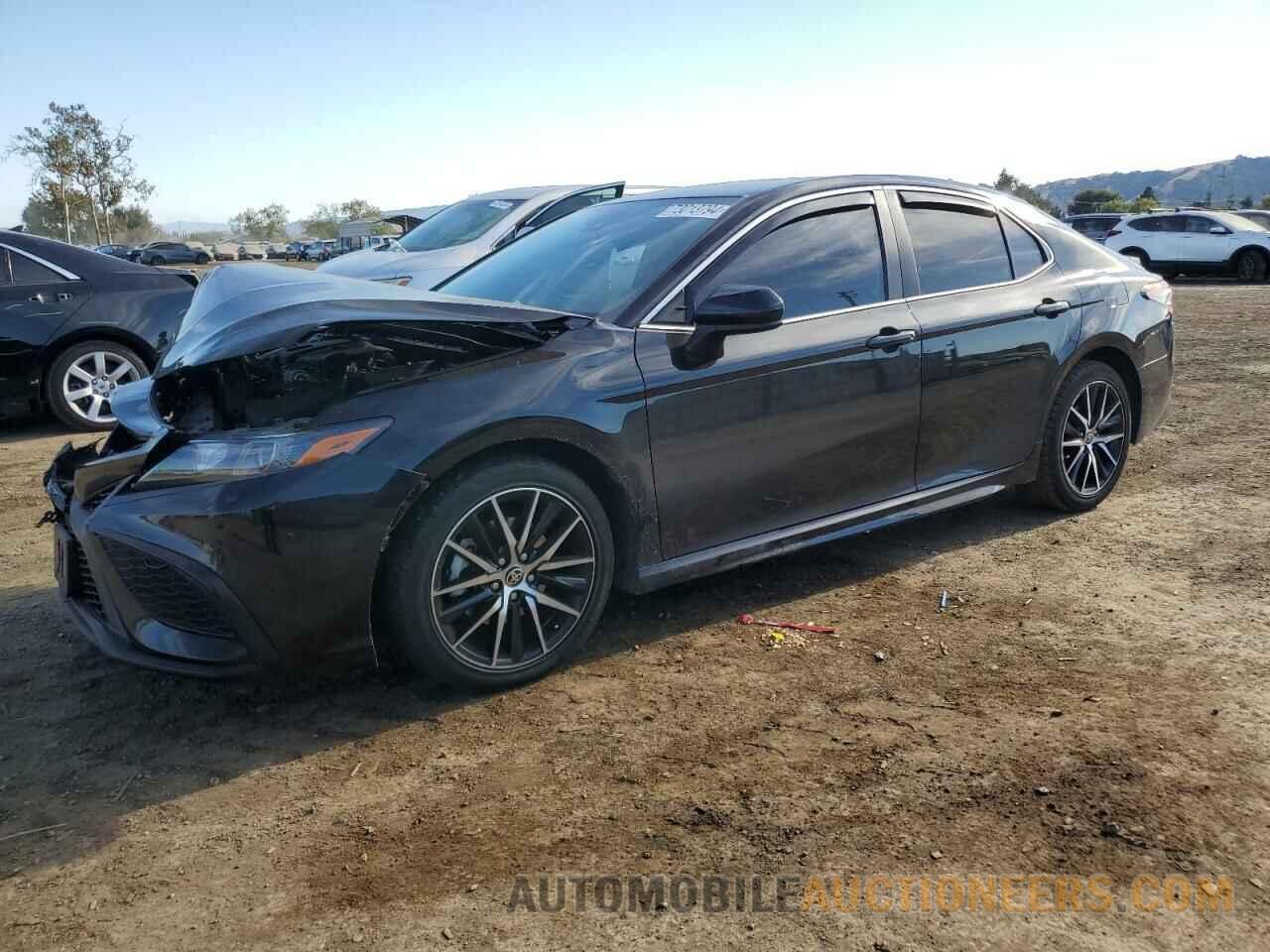 4T1G11AK1MU550884 TOYOTA CAMRY 2021