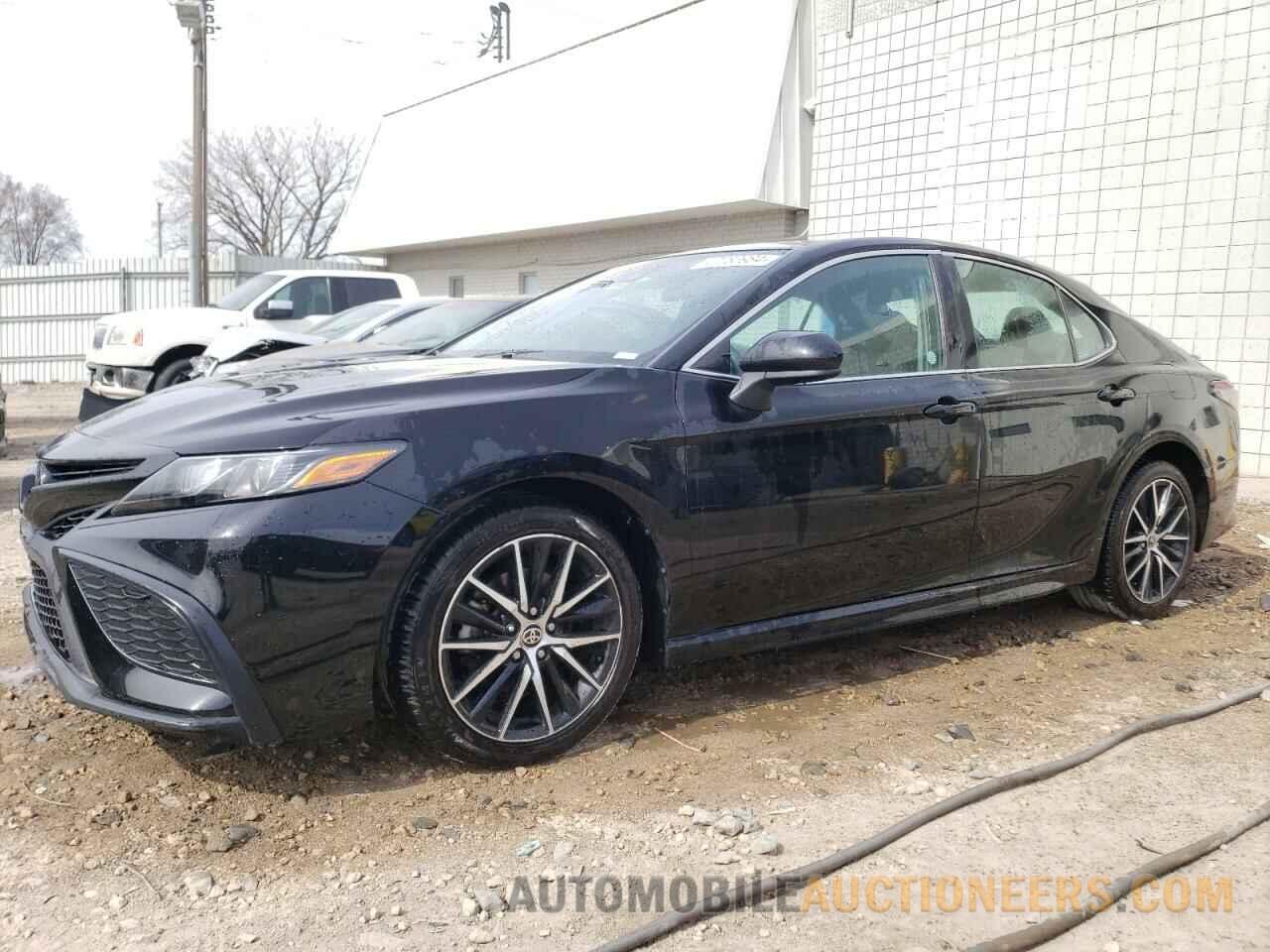 4T1G11AK1MU553090 TOYOTA CAMRY 2021