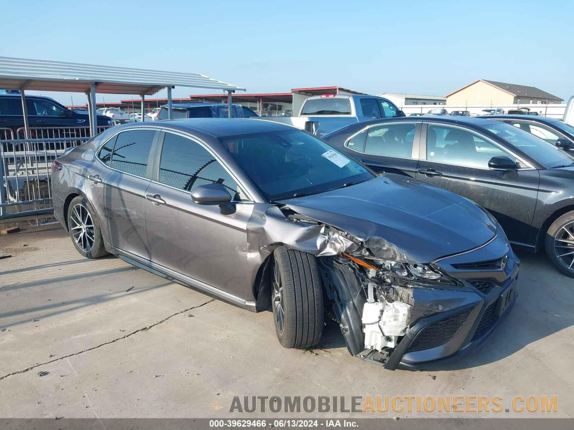 4T1G11AK1MU561271 TOYOTA CAMRY 2021