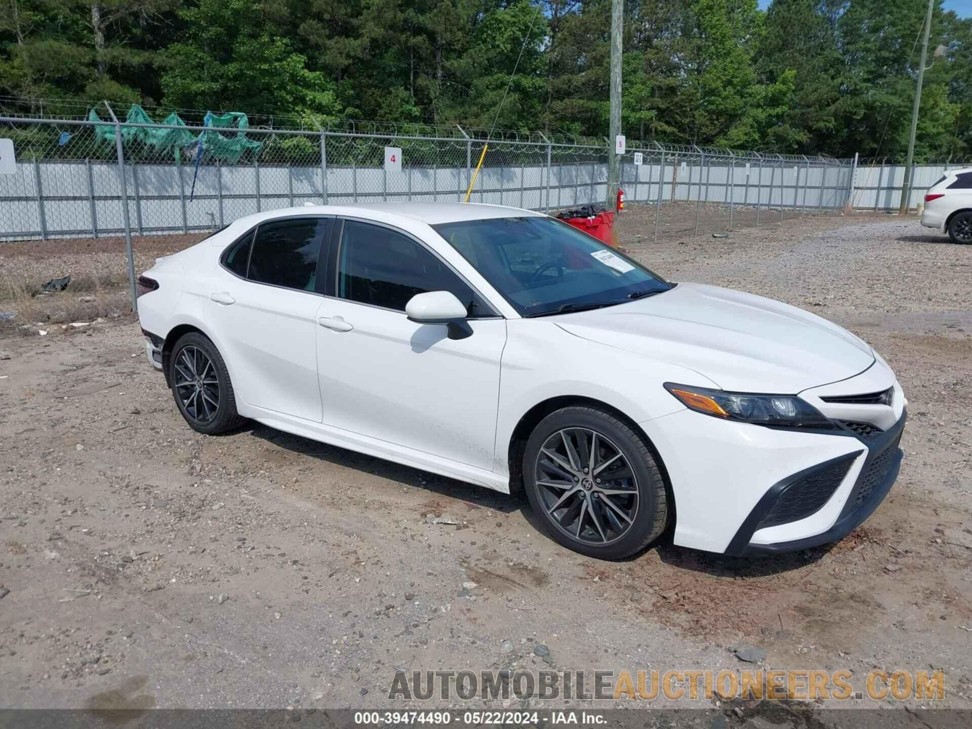 4T1G11AK1MU562260 TOYOTA CAMRY 2021