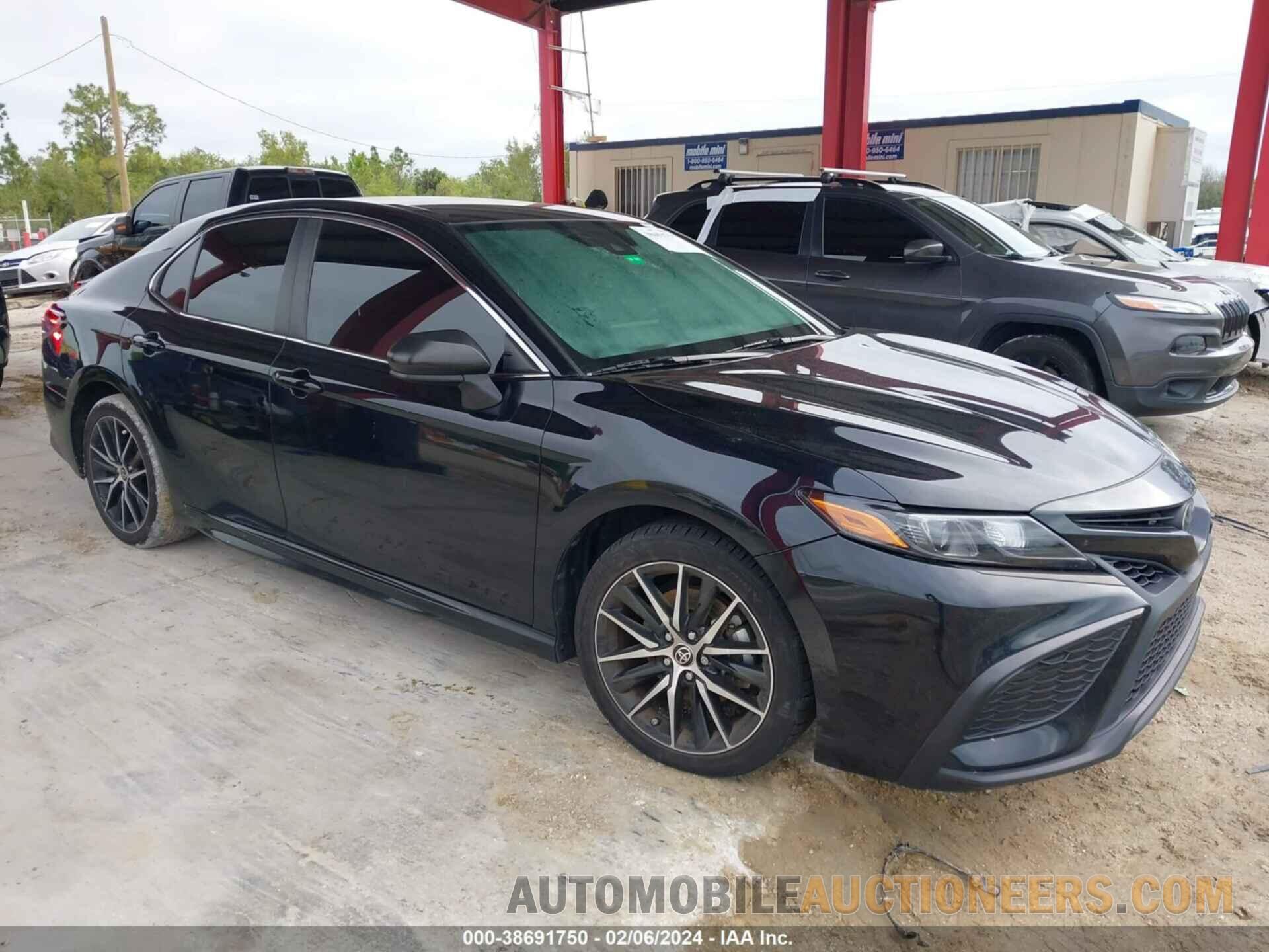 4T1G11AK1MU580693 TOYOTA CAMRY 2021