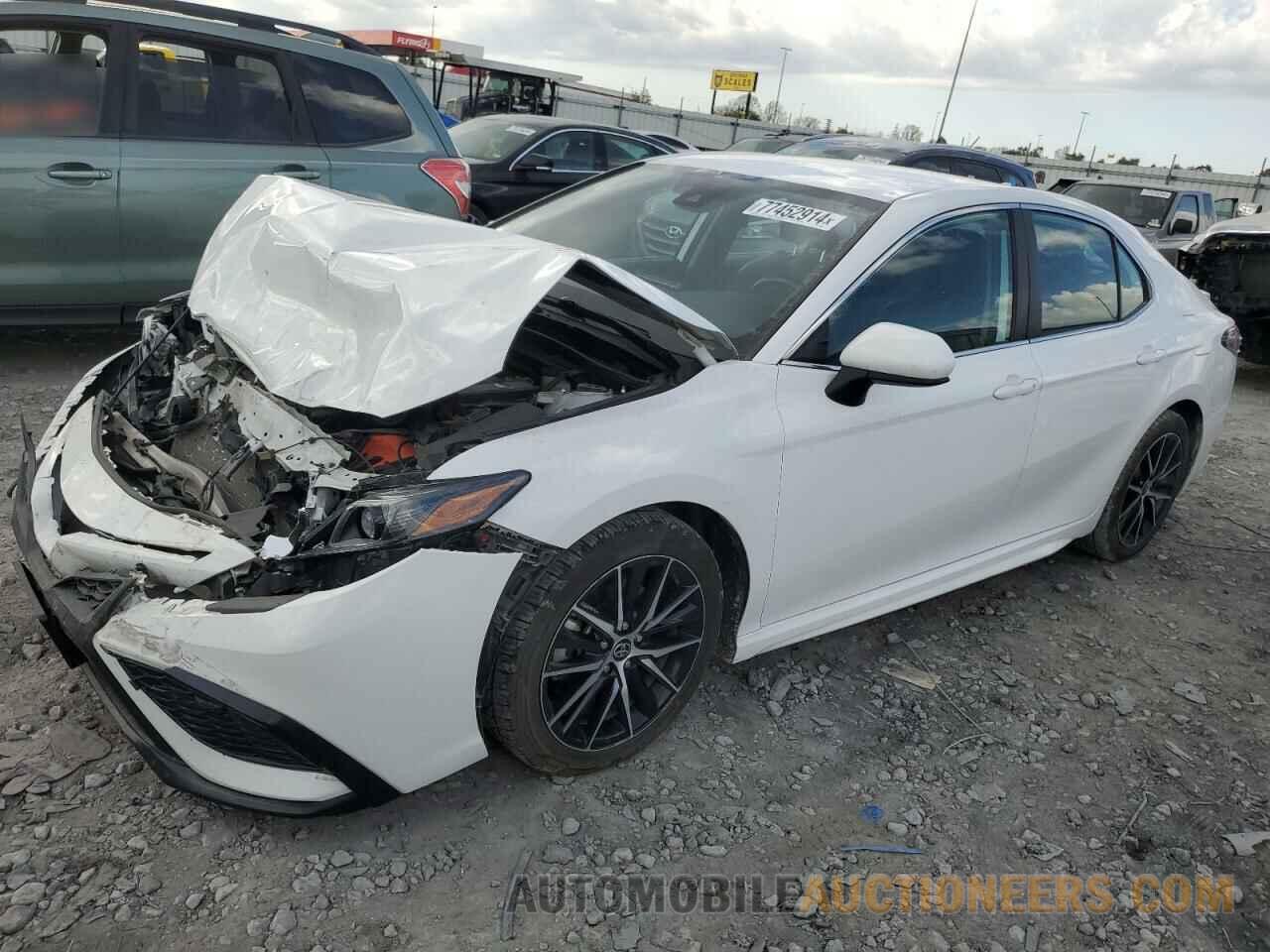 4T1G11AK1MU584064 TOYOTA CAMRY 2021