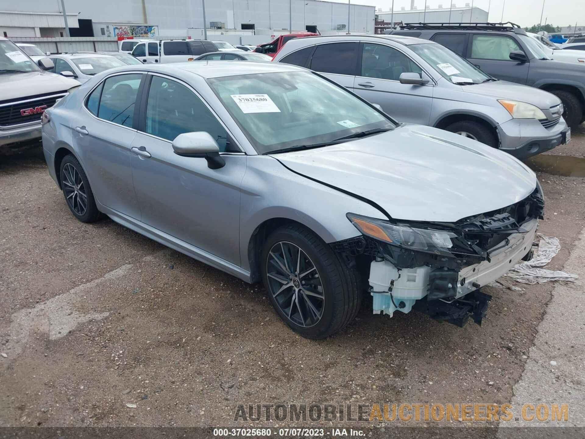 4T1G11AK1MU585120 TOYOTA CAMRY 2021