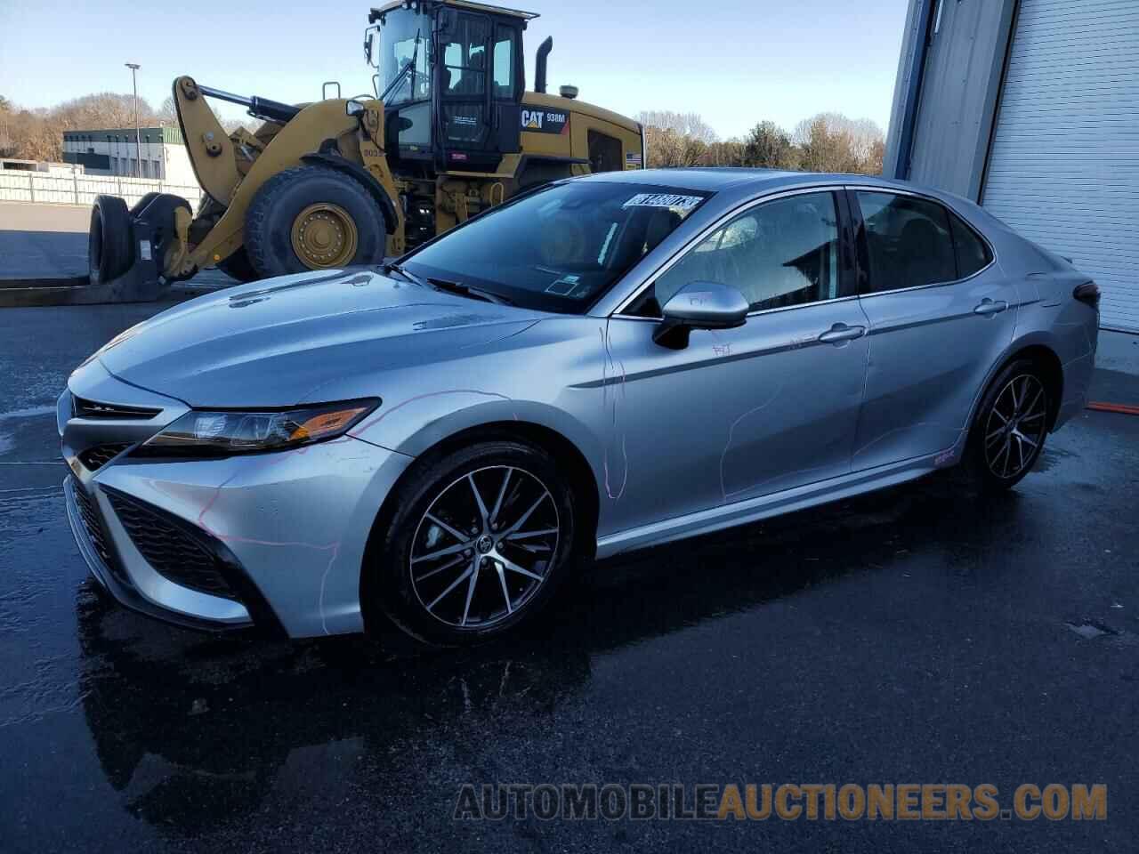 4T1G11AK1MU585814 TOYOTA CAMRY 2021