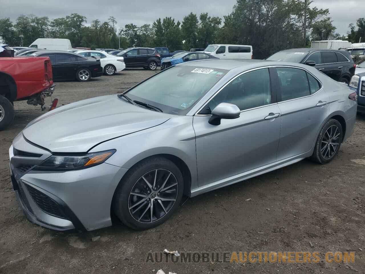 4T1G11AK1MU586834 TOYOTA CAMRY 2021